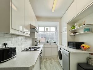 Kitchen- click for photo gallery